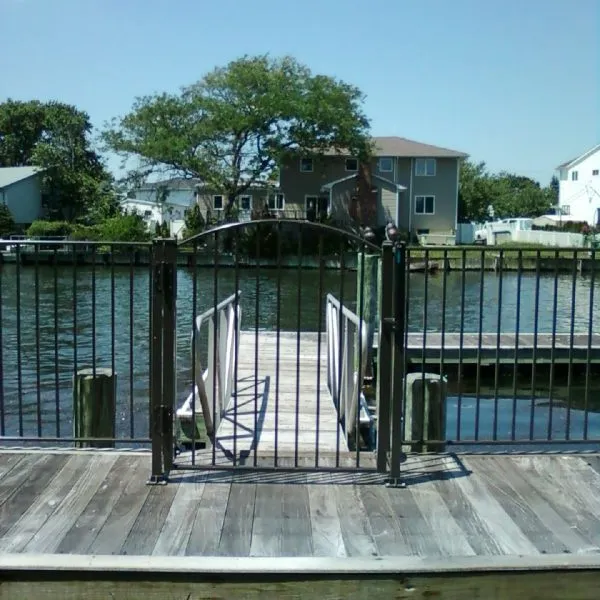 Tennis court fencing